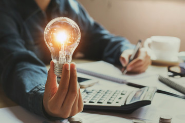 现在社会上哪个行业比较吃香？