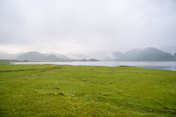 现在社会上哪个行业比较吃香？