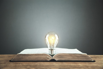 形容全力以赴的成语