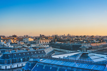 形容全力以赴的成语