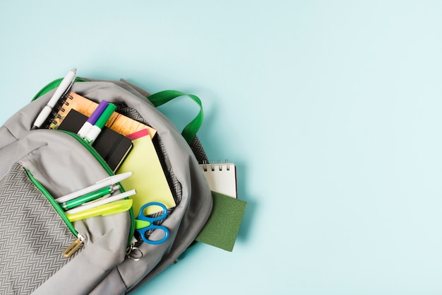 形容全力以赴的成语